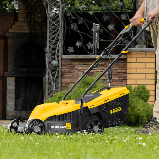 Газонокосилка электрическая GM-1100, 1100 Вт, шир. 32 см, 3 уров., травосб. 30 л Denzel в Ижевске Газонокосилка электрическая GM-1100, 1100 Вт, шир. 32 см, 3 уров., травосб. 30 л Denzel в Ижевске