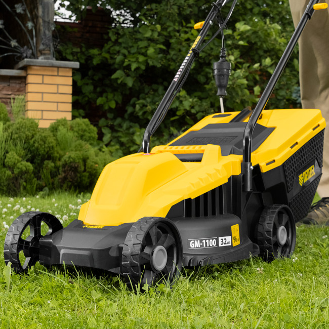 Газонокосилка электрическая GM-1100, 1100 Вт, шир. 32 см, 3 уров., травосб. 30 л Denzel в Ижевске Газонокосилка электрическая GM-1100, 1100 Вт, шир. 32 см, 3 уров., травосб. 30 л Denzel в Ижевске