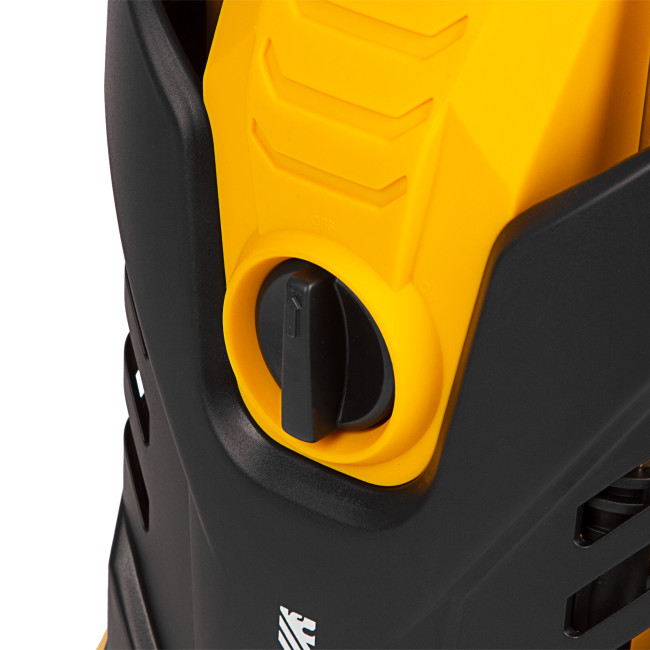 Моечная машина высокого давления R-165, 2200 Вт, 165 бар, 7 л/мин, колесная Denzel в Ижевске Моечная машина высокого давления R-165, 2200 Вт, 165 бар, 7 л/мин, колесная Denzel в Ижевске