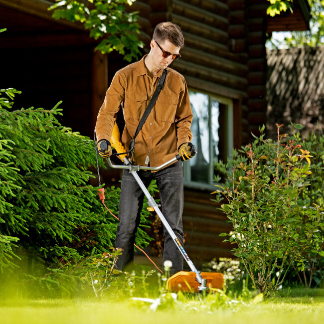 Триммер электрический TE-1400, 1400 Вт, 420 мм, катушка + диск, разборная штанга Denzel в Ижевске Триммер электрический TE-1400, 1400 Вт, 420 мм, катушка + диск, разборная штанга Denzel в Ижевске