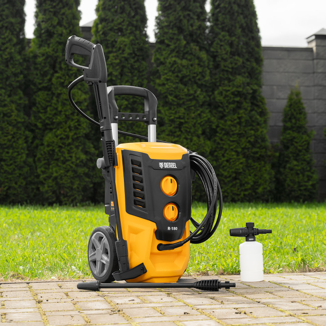 Моечная машина высокого давления R-180, 2200 Вт, 180 бар, 380 л/ч, колесная Denzel в Ижевске Моечная машина высокого давления R-180, 2200 Вт, 180 бар, 380 л/ч, колесная Denzel в Ижевске