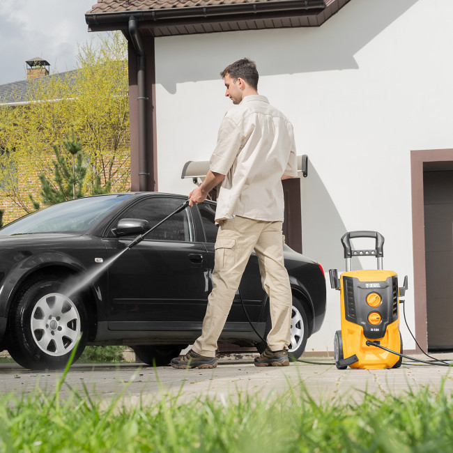 Моечная машина высокого давления R-180, 2200 Вт, 180 бар, 380 л/ч, колесная Denzel в Ижевске Моечная машина высокого давления R-180, 2200 Вт, 180 бар, 380 л/ч, колесная Denzel в Ижевске