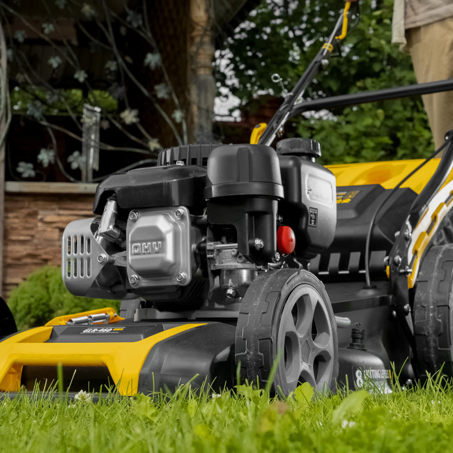 Газонокосилка бензиновая GLR-460SP-ZS, 149 см3, ширина 46 см, привод, травосборник 65 л Denzel в Ижевске Газонокосилка бензиновая GLR-460SP-ZS, 149 см3, ширина 46 см, привод, травосборник 65 л Denzel в Ижевске