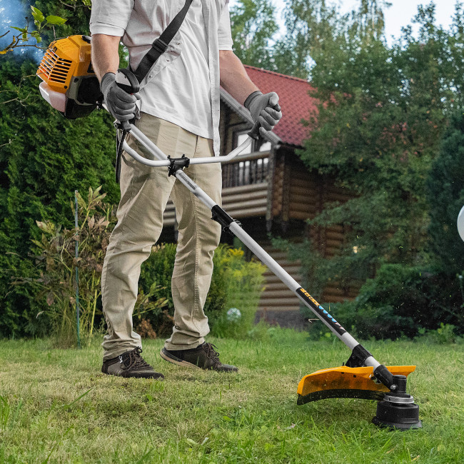 Триммер бензиновый DR-43S, 43 см3, разъемная штанга, состоит из 2 частей Denzel в Ижевске Триммер бензиновый DR-43S, 43 см3, разъемная штанга, состоит из 2 частей Denzel в Ижевске