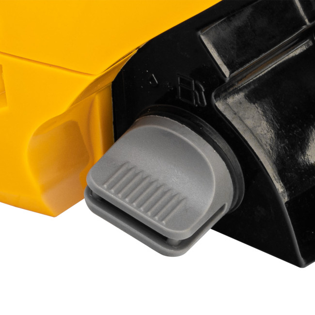 Пила цепная бензиновая DGS-4516, шина 40 см, 45 см3, 3 л.с, шаг 3/8, паз 1.3 мм, 57 звеньев Denzel в Ижевске