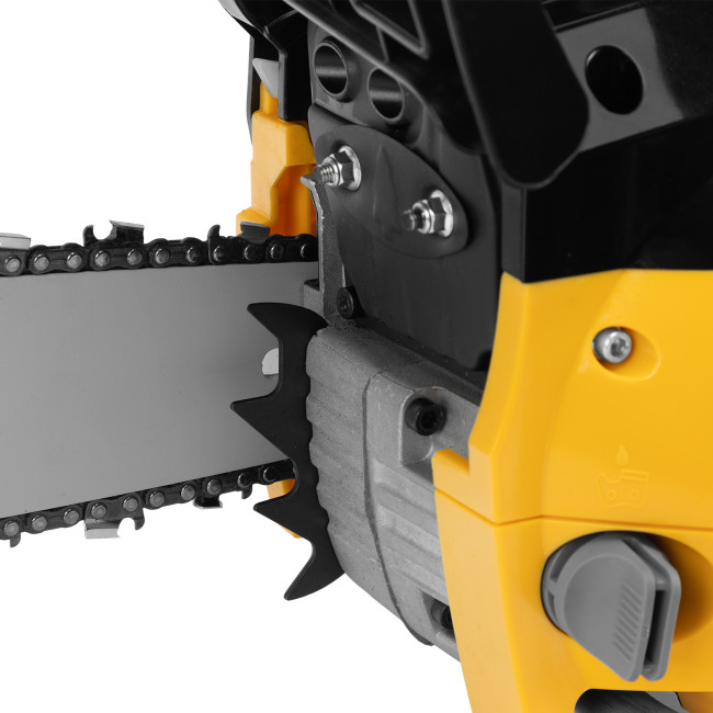 Пила цепная бензиновая DGS-5820, шина 50 см, 58 см3, 4.1 л.с, шаг 0.325, паз 1.5 мм, 76 звеньев Denzel в Ижевске