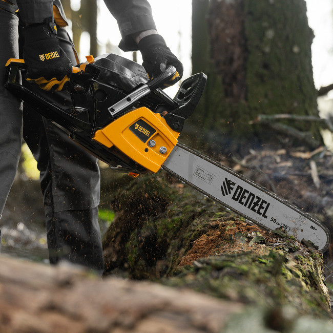 Пила цепная бензиновая DGS-5820, шина 50 см, 58 см3, 4.1 л.с, шаг 0.325, паз 1.5 мм, 76 звеньев Denzel в Ижевске