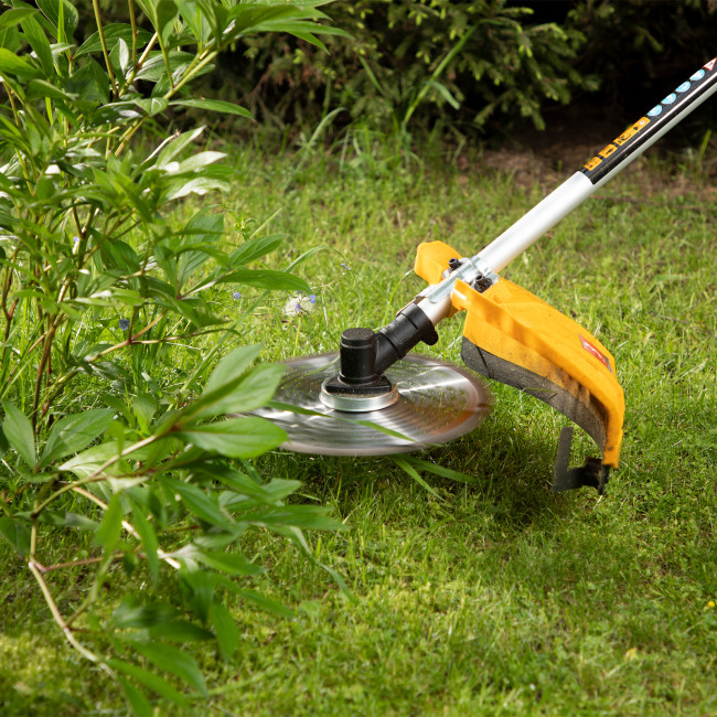 Триммер бензиновый DTL-43, 43 см3, неразъемная штанга, состоит из 2 частей Denzel в Ижевске Триммер бензиновый DTL-43, 43 см3, неразъемная штанга, состоит из 2 частей Denzel в Ижевске