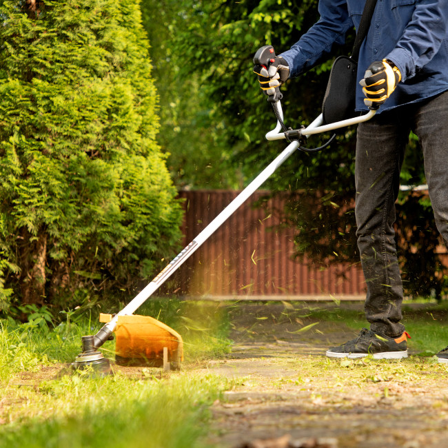 Триммер бензиновый DTL-43, 43 см3, неразъемная штанга, состоит из 2 частей Denzel в Ижевске Триммер бензиновый DTL-43, 43 см3, неразъемная штанга, состоит из 2 частей Denzel в Ижевске