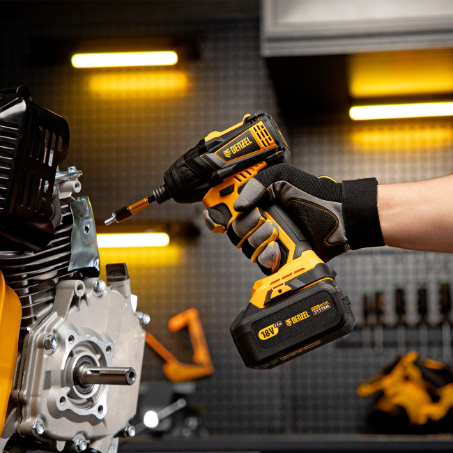 Винтоверт ударный аккумуляторный бесщет CID-IB-200 18В Li-Ion Denzel в Ижевске Винтоверт ударный аккумуляторный бесщет CID-IB-200 18В Li-Ion Denzel в Ижевске